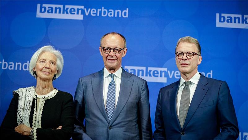 Die Koalition müsse und werde den Anstieg der Sozialversicherungsbeiträge stoppen, so Merz.  