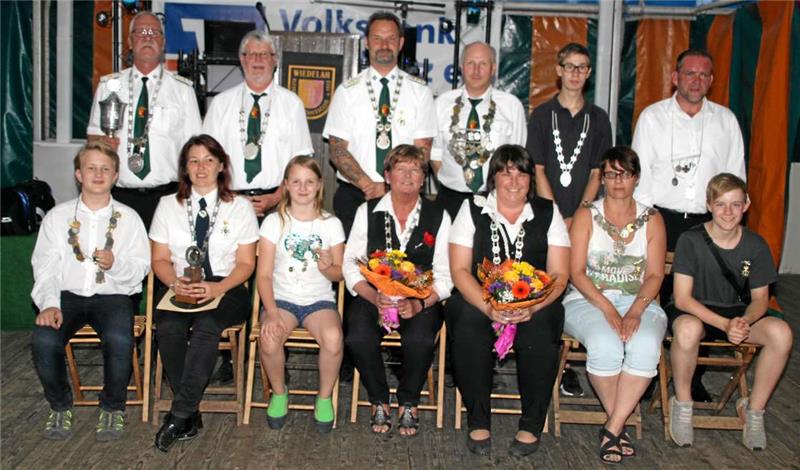 Die Könige des KKS Wiedelah finden sich zum offiziellen Erinnerungsfoto zusammen. Fotos: Hohaus