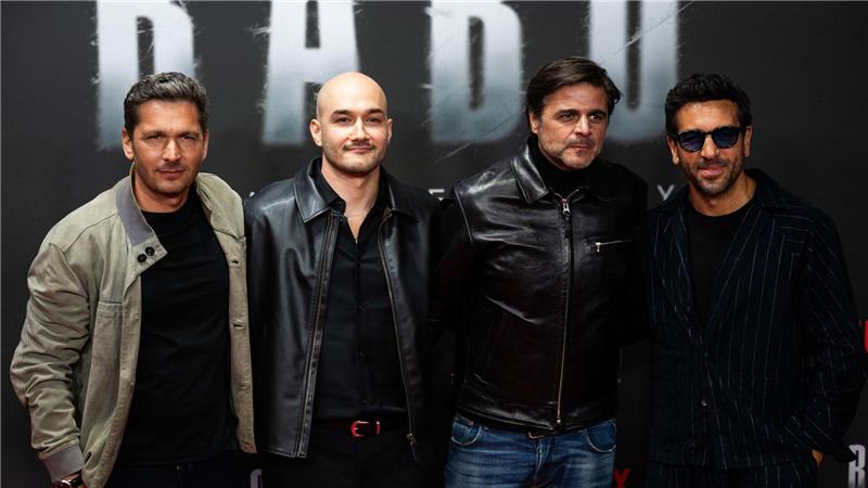 Schonungslose Doku über Haftbefehl - „Ich war schon tot“ Die Köpfe hinter der Doku (links nach rechts): Pacco-Luca Nitsche, Sinan Sevinç, Juan Moreno und Elyas M’Barek. (Archivbild)