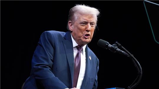 Die Kopie eines angeblichen Geburtstagsgrußes von Trump an Epstein macht Schlagzeilen.