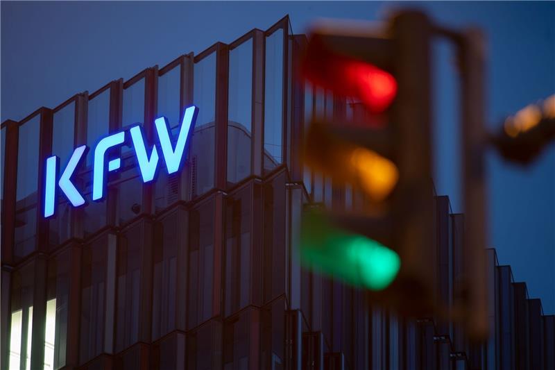 KfW mahnt mehr Investitionen der Firmen in Klimaschutz an Die Kreditanstalt für Wiederaufbau (KfW) hat Unternehmen zu Investitionen in den Klimaschutz befragt.