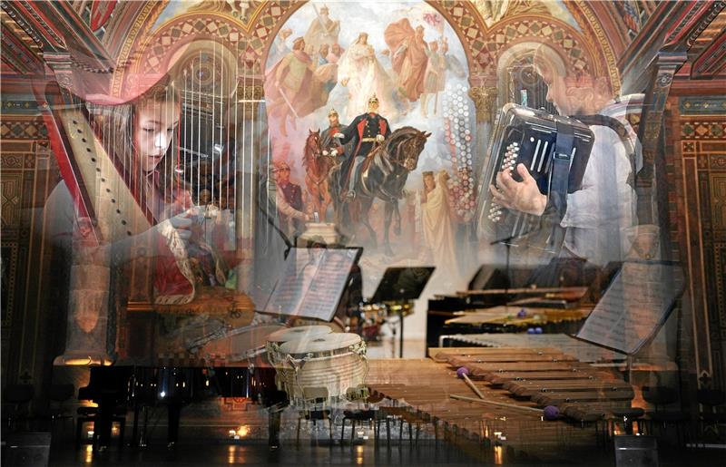 Die Kreismusikschule macht Kunst und erstellt eine Collage mehrerer Fotos zur Ankündigung ihres nächsten Konzertes in der Goslarer Kaiserpfalz.  Collage: Kreismusikschule