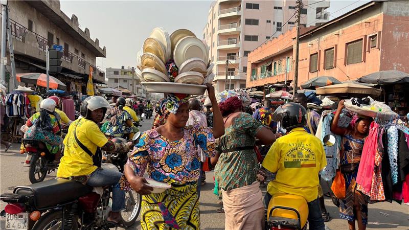 Eingreiftruppe nach Benin beordert - Putschversuch vereitelt Die Kunde vom Putschversuch platzte in den Alltag in der Stadt Cotonou. (Archivbild)