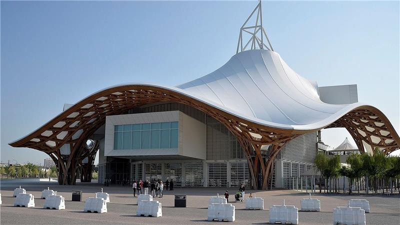 Berühmtes Kunstwerk: Millionenschwere Banane verputzt Die Kunstbanane hing seit dem 8. Mai im Centre Pompidou Metz. (Archivbild)