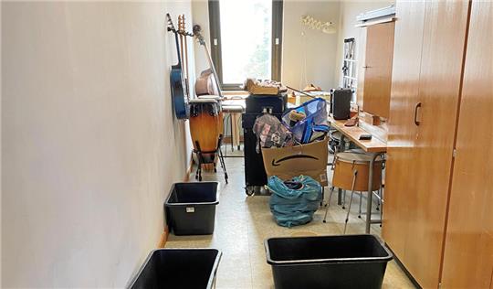 Die Kunststoff-Wannen im Lagerraum des Schulzentrums für Musikinstrumente sind weg, das Dach ist mittlerweile dicht. Die notwendigsten Sanierungen hat der Landkreis Goslar in Braunlage bereits vorgenommen.