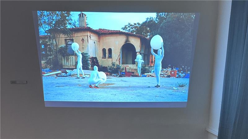 Die Kunstwerke bei „Natur – Mensch“ müssen nicht zwingend Bilder sein, auch Installationen sind mit dabei.