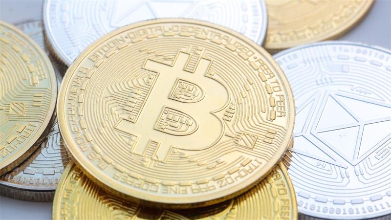 Die Kurse von Kryptowerten wie Bitcoin und Ethereum schwanken stark, Kritiker warnen vor Spekulationsblasen. Doch das Interesse ist groß. (Symbolbild)