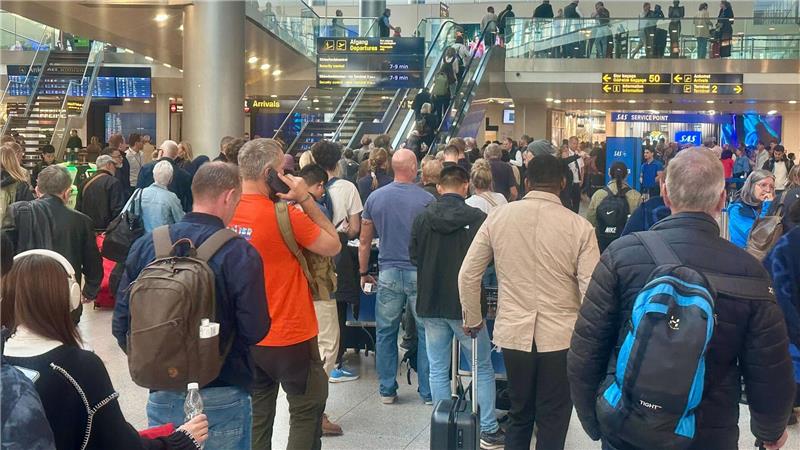 Drohnenalarm legt skandinavische Flughäfen lahm Die Lage am Flughafen Kopenhagen am Vormittag.