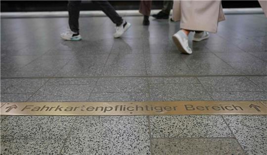 Die Landesregierungen von Berlin und Bremen hatten bei der Justizministerkonferenz im vergangenen Juni einen Antrag zur Entkriminalisierung des Fahrens ohne Fahrschein eingereicht.