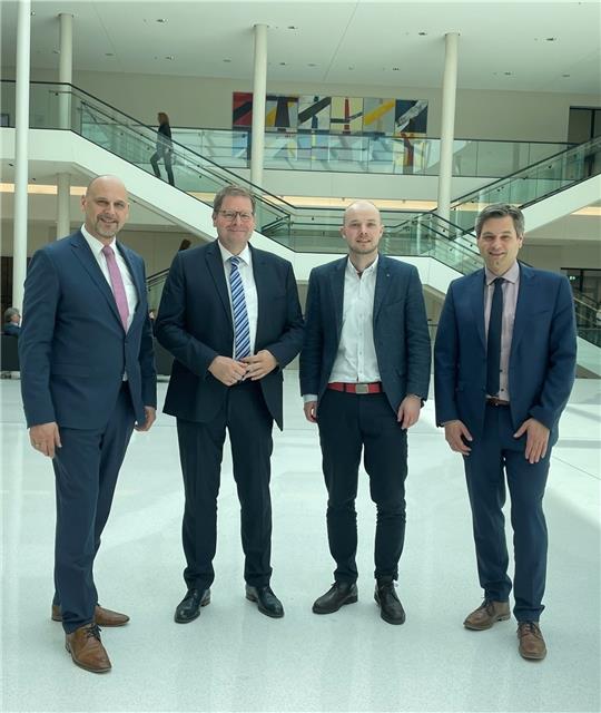 Die Landtagsabgeordneten aus der Region: (v. li.) Alexander Saade, Marcus Bosse, Christoph Willeke und René Kopka im Foyer des Landtags in Hannover. Foto: Kleine