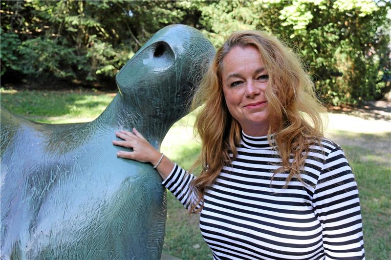 Linken-Kandidatin Peggy Plettner-Voigt kämpft für bessere Bildung Die Landtagskandidatin der Linken: Peggy Plettner-Voigt liebt Henry Moore und kämpft für bessere Bildung. Foto: Hartmann