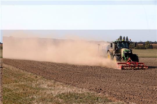 Die Landwirte weisen darauf hin, dass für Bodenbearbeitung und Ernte Maschinen mit Dieselmotoren unverzichtbar sind. E-Alternativen gibt es nicht, betonen sie. Foto: Archiv Gereke