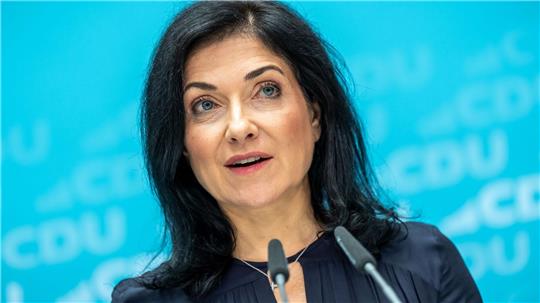 Die Lebensarbeitszeit muss steigen, sagt Wirtschaftsministerin Katherina Reiche. (Archivbild)