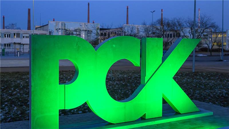 Die Leitung der Raffinerie PCK bittet die Bundesregierung um Unterstützung, damit US-Sanktionen ausbleiben. (Archivbild)