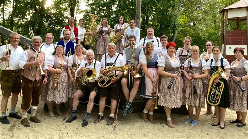 Die Lessingstädter Musikanten wollen für Stimmung im Immenröder Festzelt sorgen.