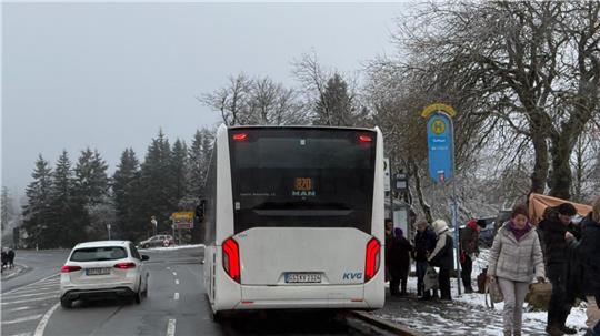 Die Linie 820 ist zwischen Bad Harzburg und St. Andreasberg unterwegs: Dem Busverkehr in der Region drohen 2027 tiefe Einschnitte.