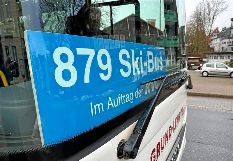 Die Linie 879 der KVG Braunschweig verkehrt als Skibus von Mitte Dezember bis Anfang März zwischen dem ZOB Braunlage und dem Skigebiet am Hexenritt. Am Sonntag ging die vierte Skibus-Saison zu Ende. Foto: Eggers