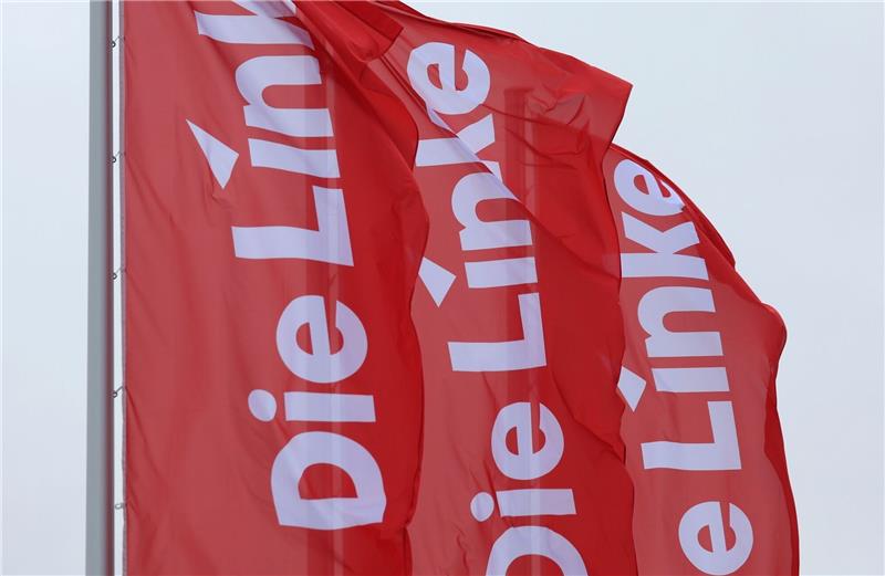 Linke freut sich über „Eintrittswelle” Die Linke führt die vergleichsweise vielen Eintritte auch darauf zurück, dass mit dem Austritt von Sahra Wagenknecht im Oktober ein jahrelanger Richtungsstreit entschärft wurde.