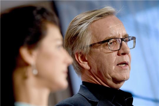 Die Linken-Politiker Sahra Wagenknecht und Dietmar Bartsch.
