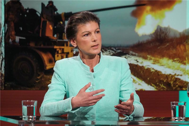 Kritik an Wagenknecht-Aussage zu Vergewaltigungen im Krieg Die Linken-Politikerin Sahra Wagenknecht während der ARD-Sendung "hart aber fair".
