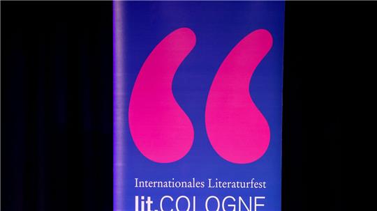 Die Lit.Cologne hat im Jahr 2001 zum ersten Mal stattgefunden.