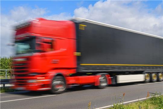 Die Lkw-Hersteller bestreiten, dass den Käufern durch das Kartell ein Schaden entstanden sei.