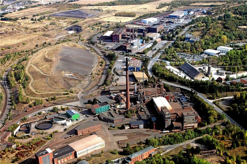 Die Luft-Messungen im Umfeld des Hüttengeländes haben für das Jahr 2018 zum Teil steigende Schwermetallbelastungen ergeben.  Archivfoto: Epping