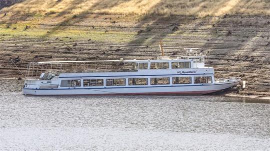 Die MS „Aquamarin“ liegt seit Ende 2024 am Ufer.