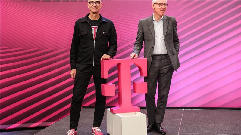 Telekom-Glasfaser – Nur jeder sechste Haushalt greift zu Die Magenta-Manager Tim Höttges (links) und Christian Illek.