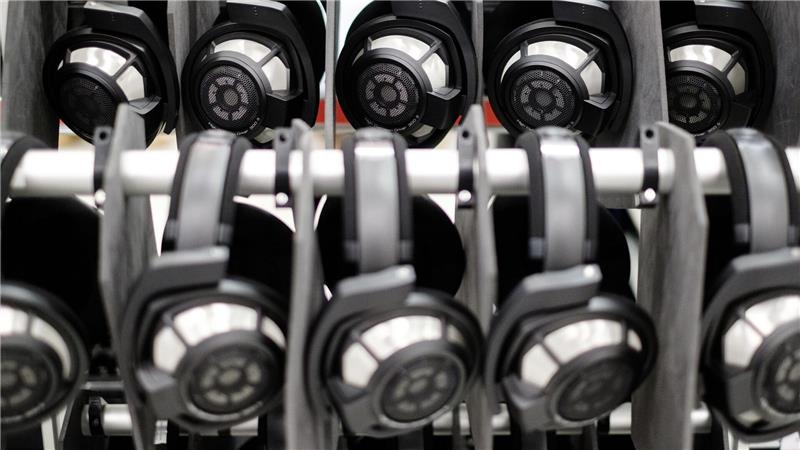 Illegale Absprachen: Sennheiser muss Millionenstrafe zahlen Die Marke Sennheiser ist international für ihre Kopfhörer bekannt. (Archivbild)