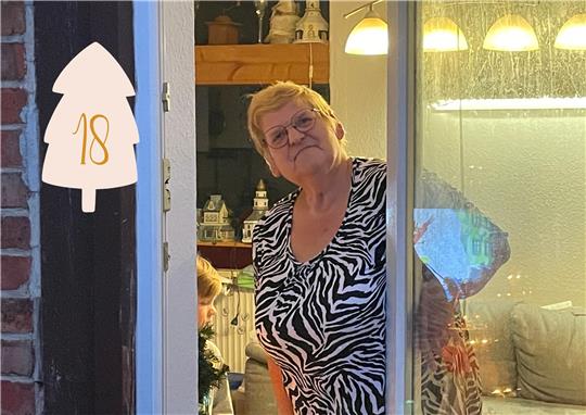 Die Marmeladenkekse von Marianne Schütt sind schnell alle.  Fotos: Rennwanz/Montage: GZ