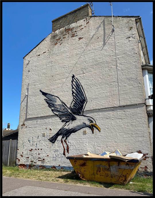 Die Mauer mit der Banksy-Möwe in Lowestoft ist abgerissen worden.