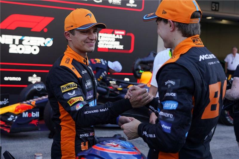 Andenken für den Kaminsims: McLarens wundersamer Aufschwung Die McLaren-Piloten Lando Norris (l) und Oscar Piastri belegten in Suzuka die Plätze zwei und drei.