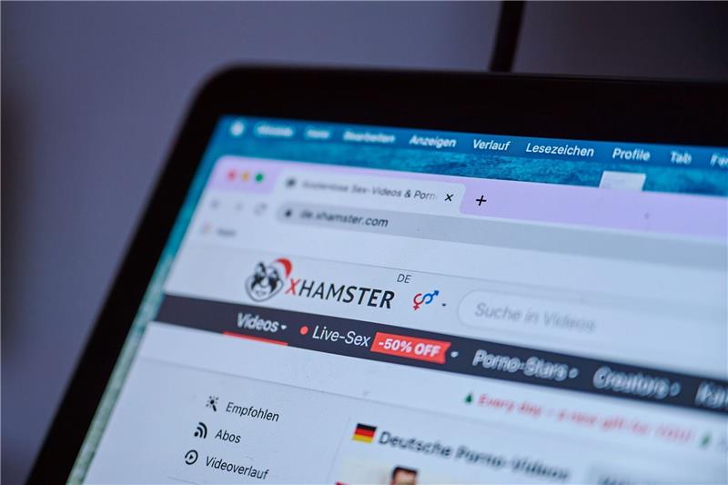 Die Medienaufsichtsbehörde war drei Jahre lang gegen Pornoportale wie xHamster vorgegangen.