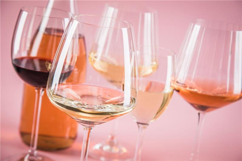 Jährlicher Weinkonsum erneut um eine Flasche gesunken Die Menschen haben im vergangenen Wirtschaftsjahr weniger Wein getrunken als im Vorjahreszeitraum.
