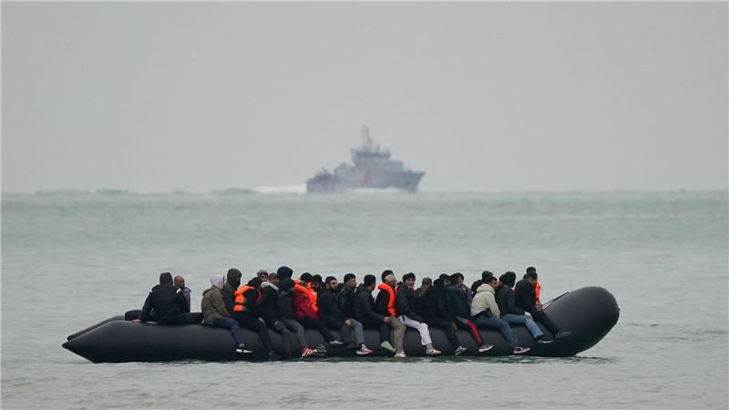 Getrieben von rechts – London will Asylsystem verschärfen Die Migration in kleinen Booten über den Ärmelkanal ist ein Reizthema in Großbritannien. (Archivbild)