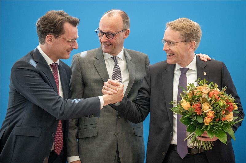 Rennen ums Kanzleramt eröffnet Die Ministerpräsidenten Wüst (l.) und Günther (r.) mit Parteichef Merz: drei potenzielle Anwärter auf die Kanzlerkandidatur der Union. Foto: dpa