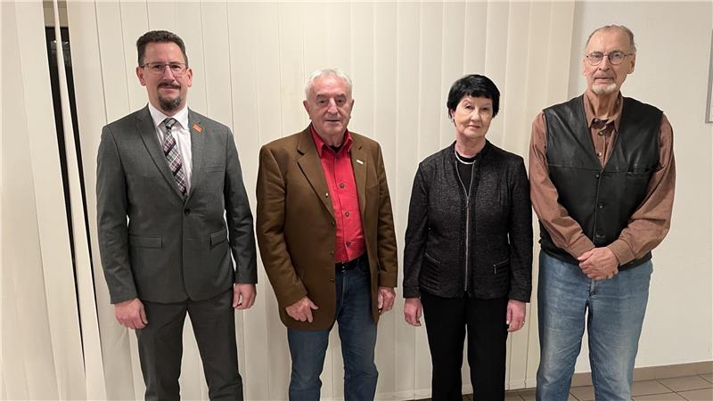 Freie Wähler stimmen für Jörg-Uwe Weber als Direktkandidaten Die Mitglieder der Freien Wähler aus Salzgitter und Wolfenbüttel haben sich einstimmig für Jörg-Uwe Weber (l.) als Direktkandidaten entschieden.