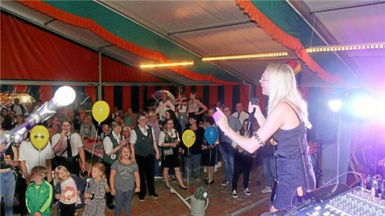 Die Mitglieder des Harzklub-Zweigvereins Hohegeiß wollen wie in den Vorjahren am Samstagabend auf dem Schützenfest mit einer Playback-Show für ordentlich Stimmung sorgen.