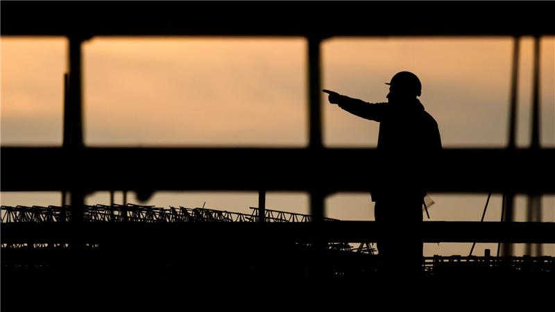 Die Mittel aus den Sondervermögen des Bundes kommen nur langsam in Wirtschaft an, die Stimmung bleibt gedämpft. (Symbolbild)