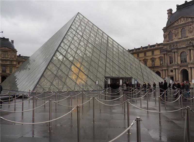 Kunsthistoriker wollen Rätsel um Mona Lisa gelöst haben Die Mona Lisa ist im Louvre von Paris ausgestellt.