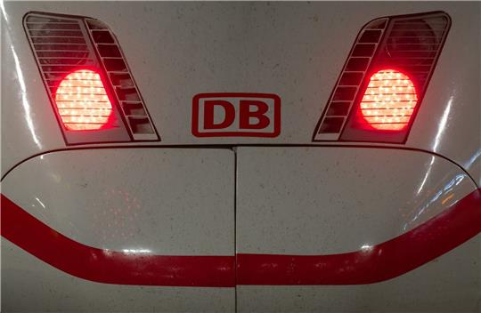 Die Monopolkommission berät die Bundesregierung in Wettbewerbsfragen. Nun hat sie vorgeschlagen die Deutsche Bahn aufzuspalten.
