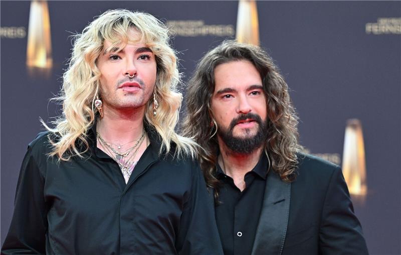 Netflix zeigt Reality-Serie über die Kaulitz-Zwillinge Die Musiker Bill Kaulitz (l) und Tom Kaulitz bei der Verleihung der Deutschen Fernsehpreise 2023.