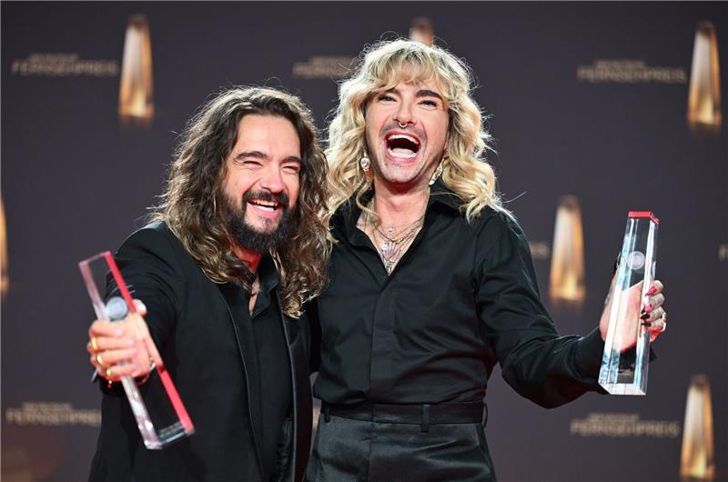 Bill und Tom Kaulitz gewinnen Deutschen Fernsehpreis Die Musiker Tom (l) und Bill Kaulitz gewannen den Deutschen Fernsehpreis.