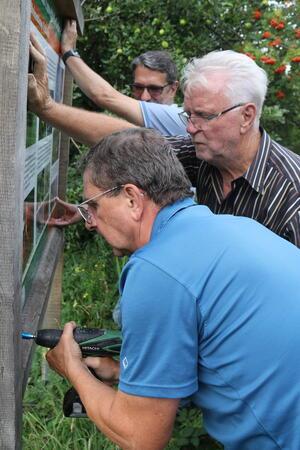Die Naturschützer bei der Arbeit.