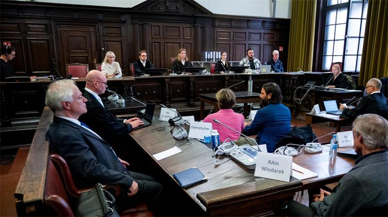 Die Nebenklage gab eine Erklärung zu Blocks Aussage ab.