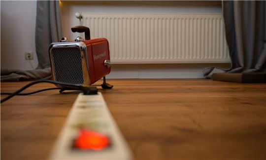 Die Netzagentur hatte die Sorge, dass  massenhaft betriebene Heizlüfter zu Stromausfällen führen könnten.