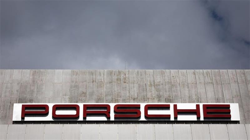 Die Neuaufstellung von Porsche kostet enorme Summen. (Archivbild)