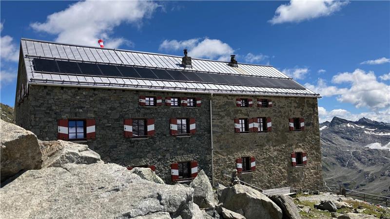 Die Neue Prager Hütte stand früher nah am Gletscher. 