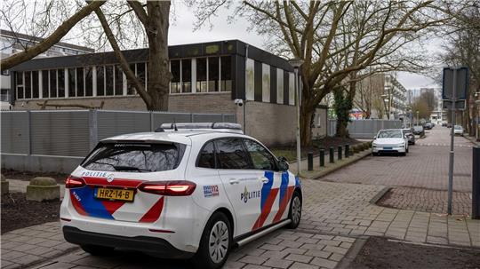 Die Niederlande reagieren empört auf den Anschlag auf eine jüdische Schule in Amsterdam.